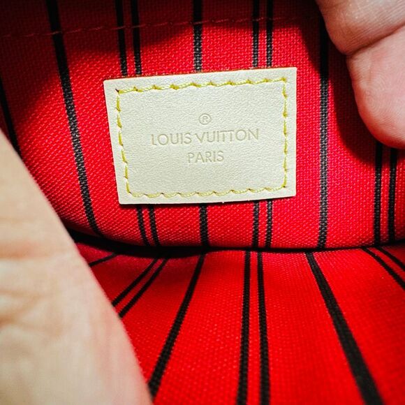 Louis Vuitton Neverfull MM Pouch - Picture 9 of 11